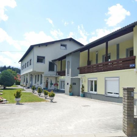 Alpenblick - Modernes Apartment In Ruhelage فيلاخ المظهر الخارجي الصورة