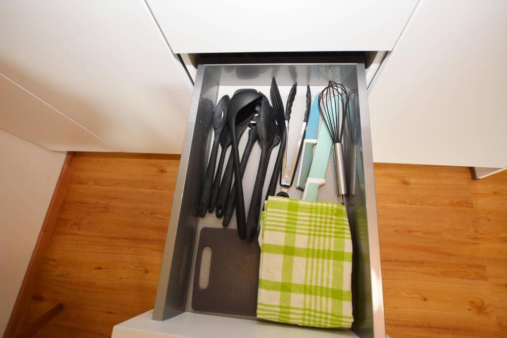 Alpenblick - Modernes Apartment In Ruhelage فيلاخ المظهر الخارجي الصورة