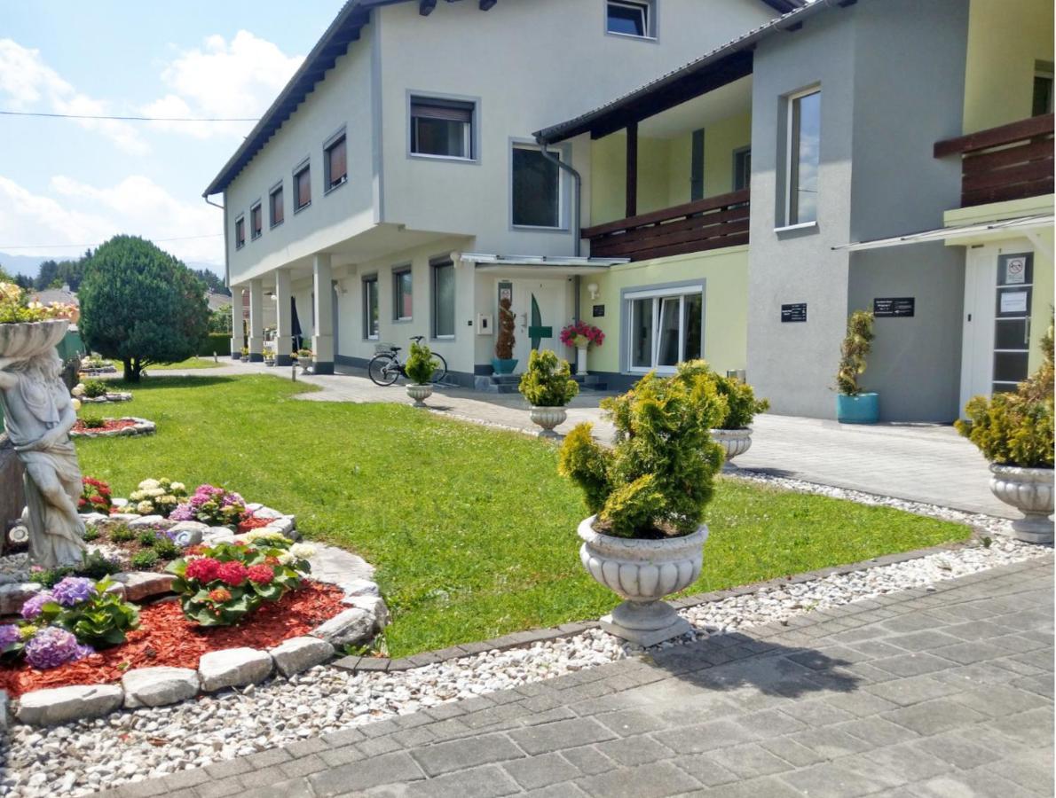 Alpenblick - Modernes Apartment In Ruhelage فيلاخ المظهر الخارجي الصورة